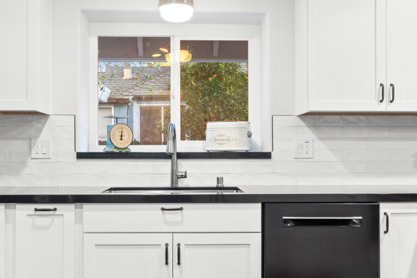 Burbank kitchen contractor installing custom cabinetry with precision