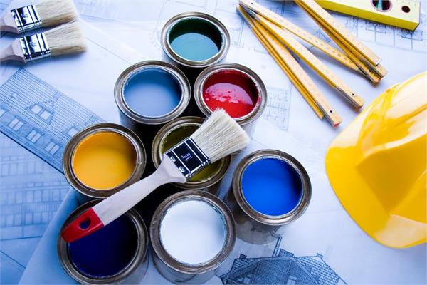 Burbank painting contractor meticulously painting historical home trim